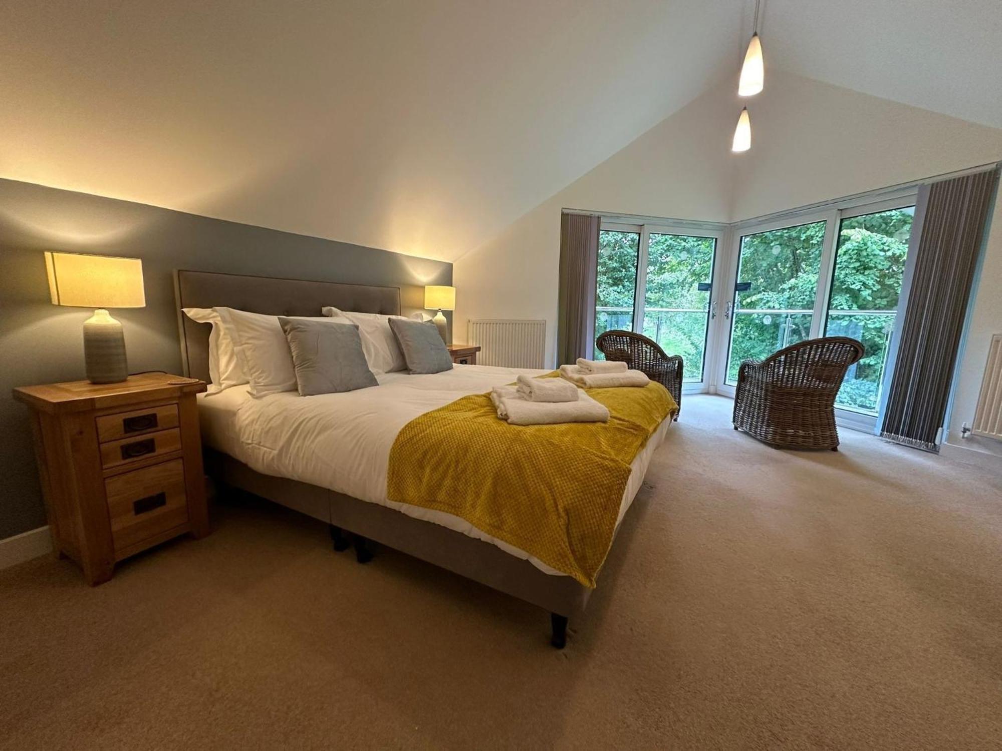 Luxurious 4 Bedroom New England Style - Trewhiddle V17 St Austell